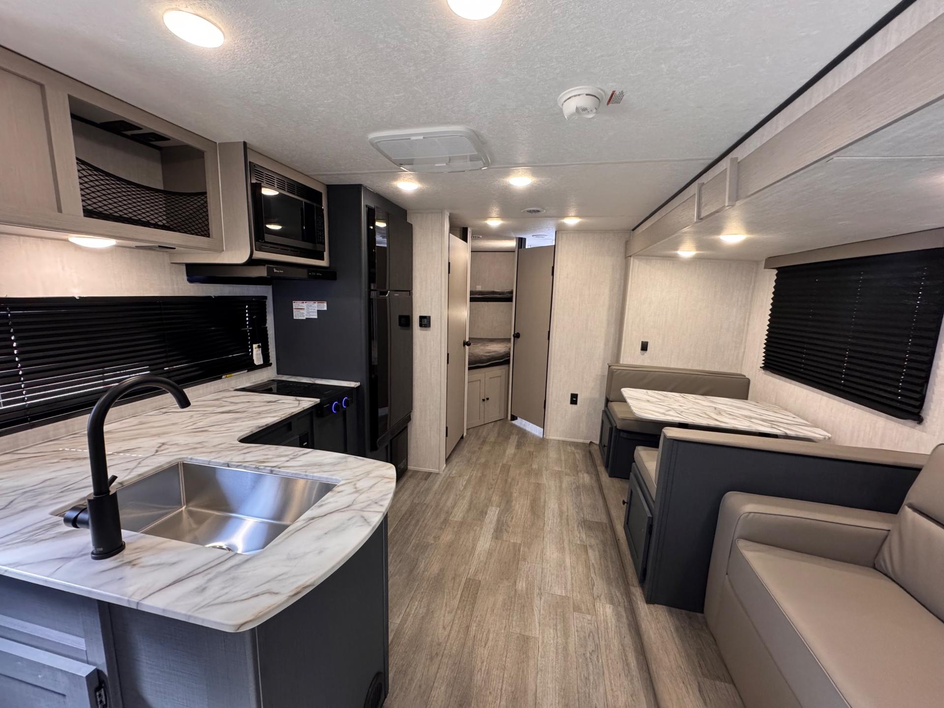 2025 Coachmen 2025 Coachmen Apex X Series - thumbnail 7