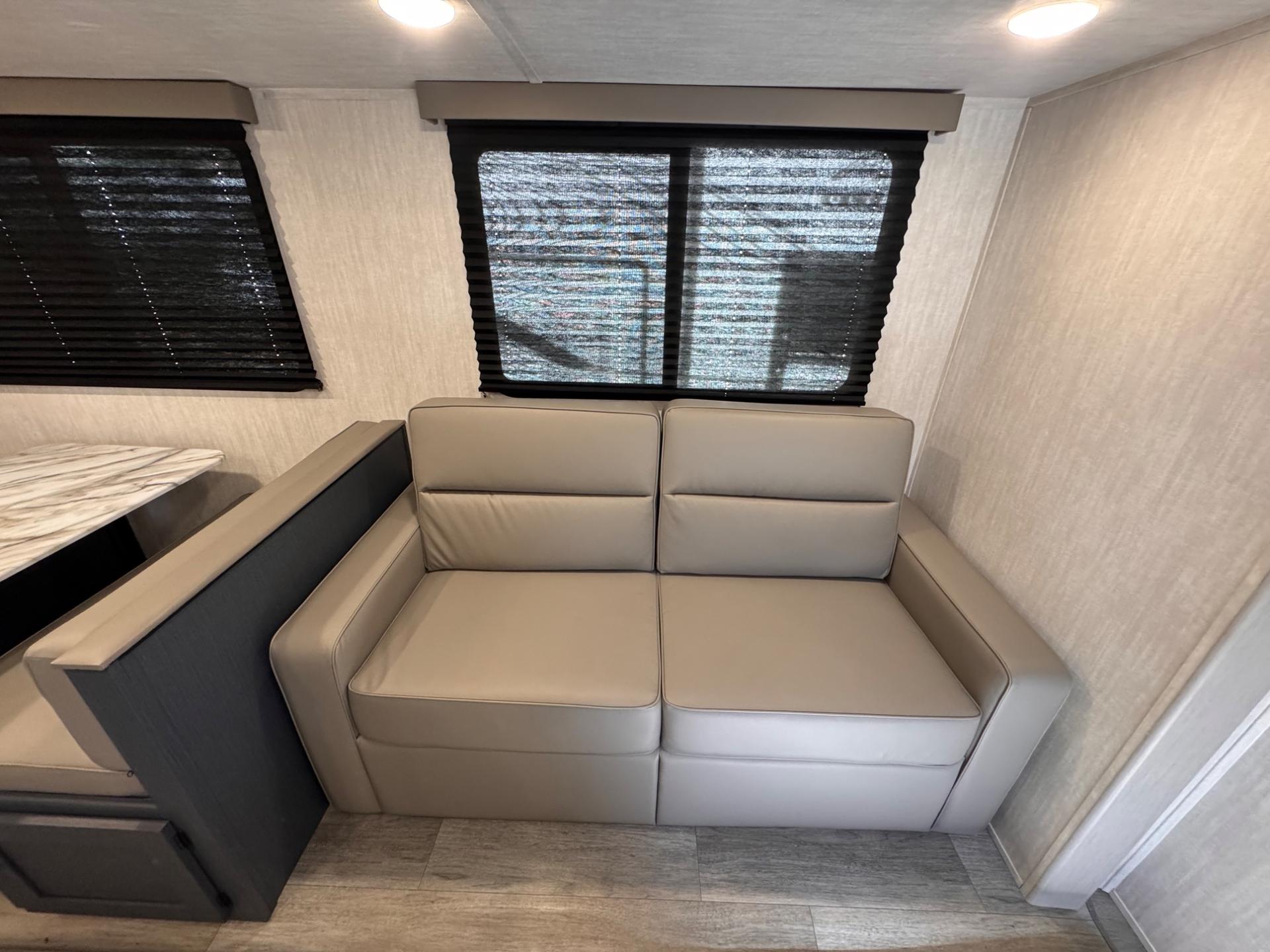2025 Coachmen 2025 Coachmen Apex X Series - thumbnail 9