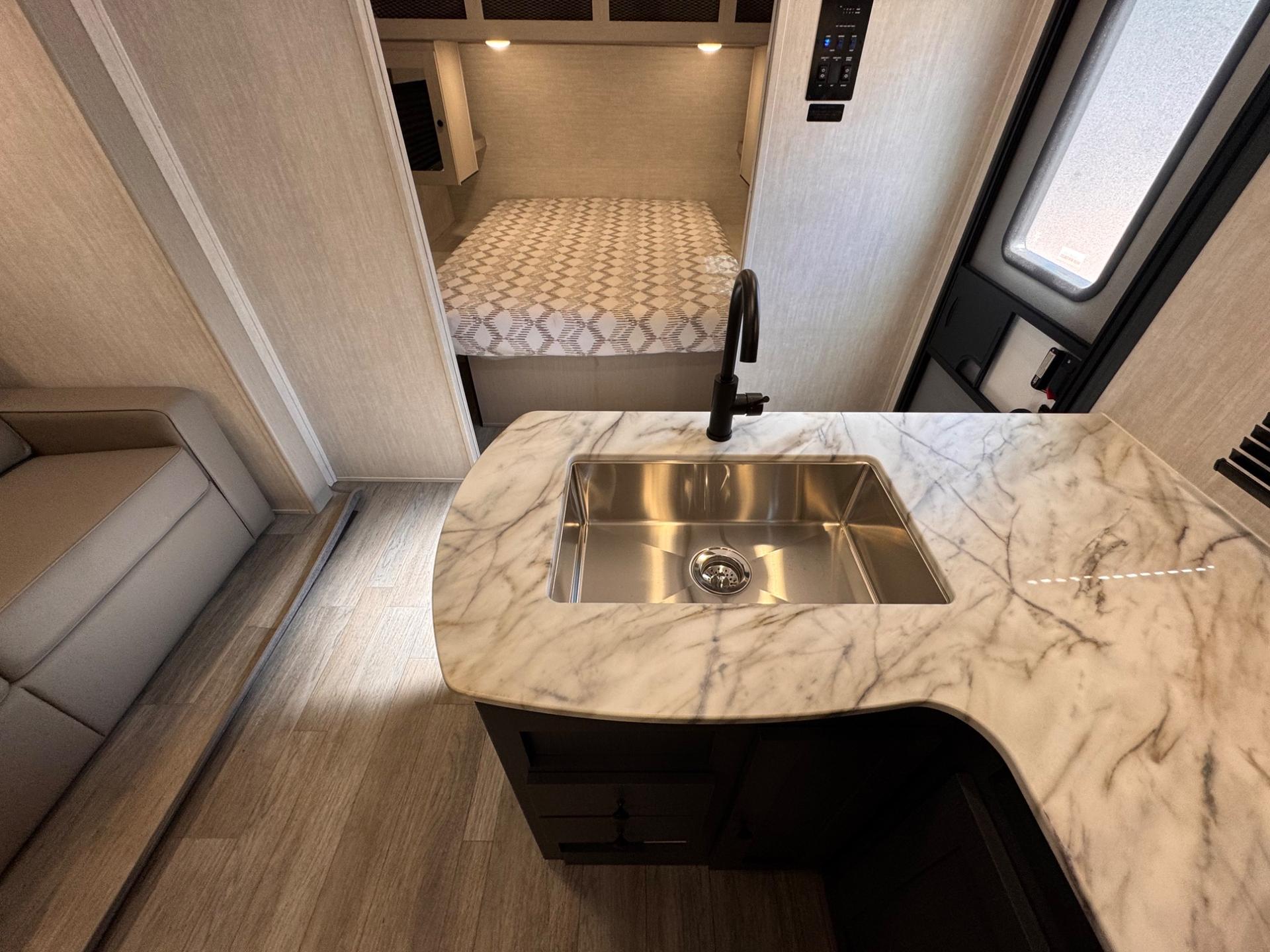 2025 Coachmen 2025 Coachmen Apex X Series - thumbnail 15