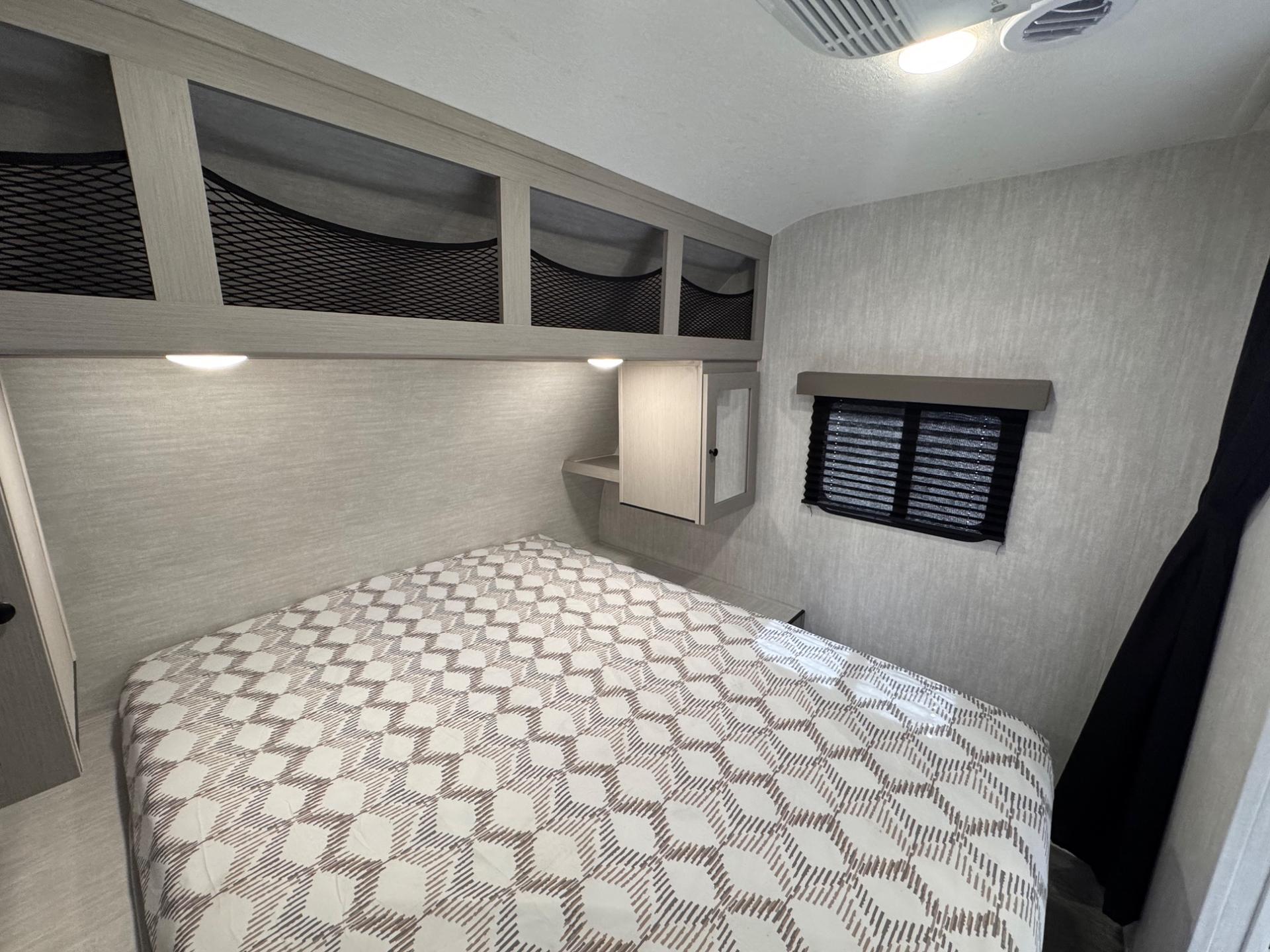 2025 Coachmen 2025 Coachmen Apex X Series - thumbnail 19