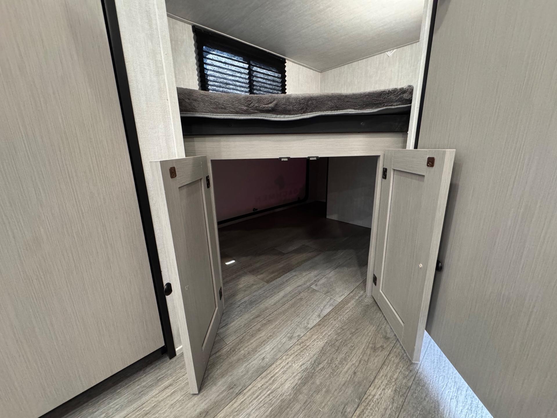 2025 Coachmen 2025 Coachmen Apex X Series - thumbnail 23