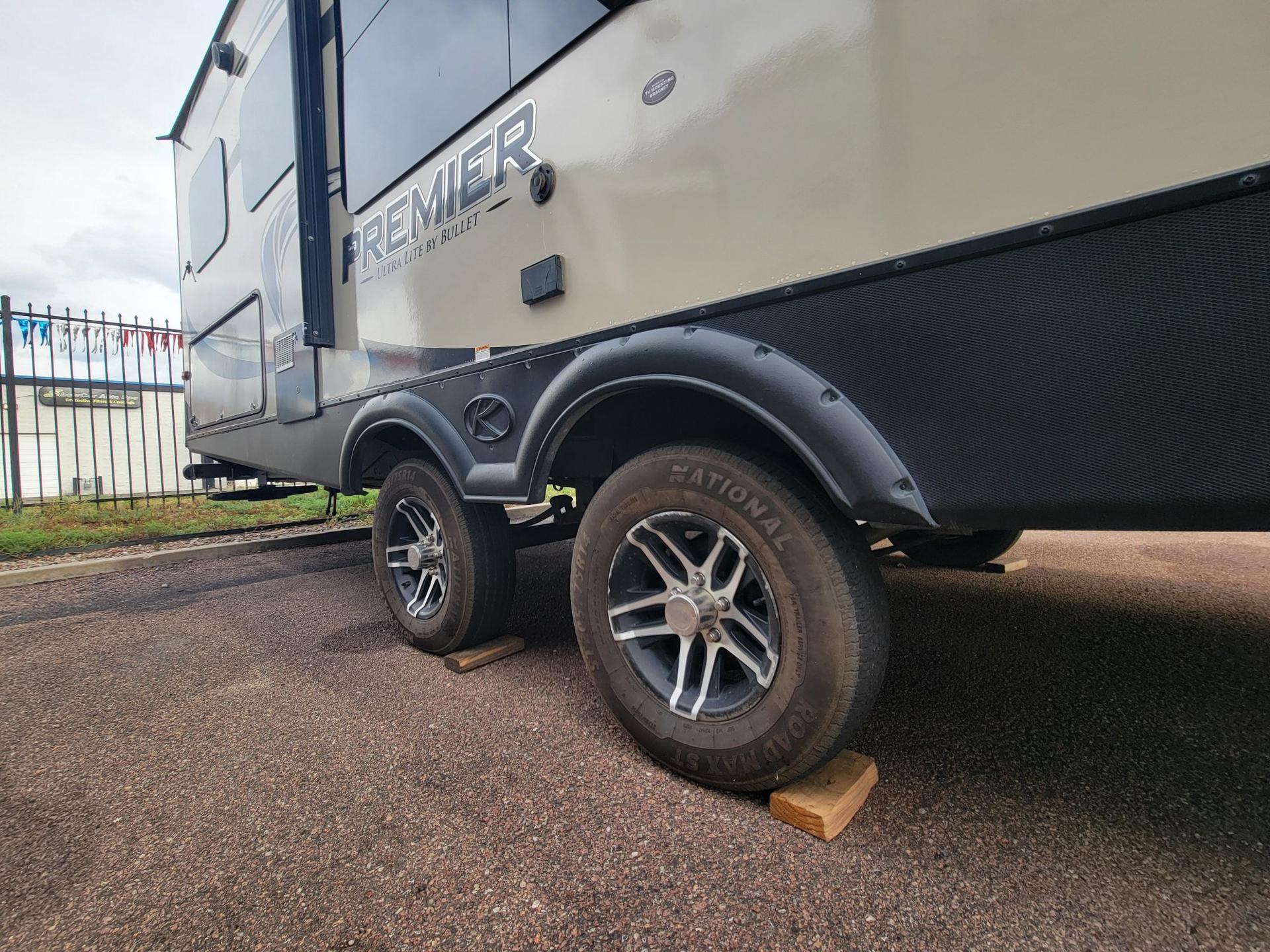 2018 Keystone 2018 Keystone Premier - thumbnail 8