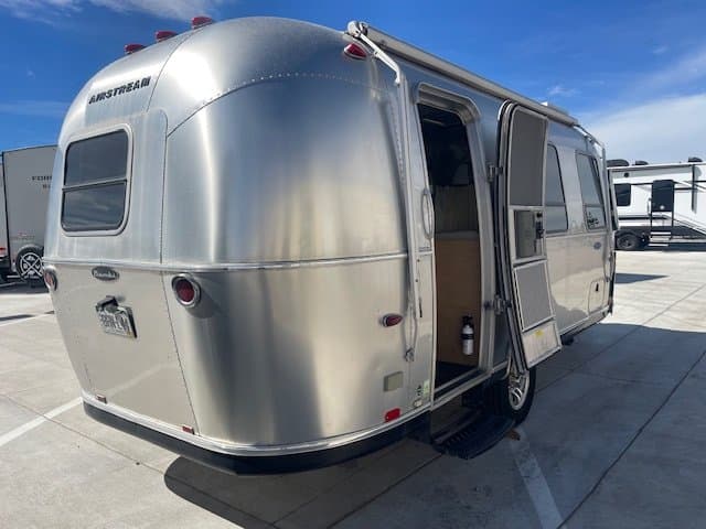 2015 Airstream 2015 Airstream Bambi - thumbnail 4