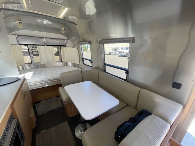 2015 Airstream 2015 Airstream Bambi - thumbnail 6