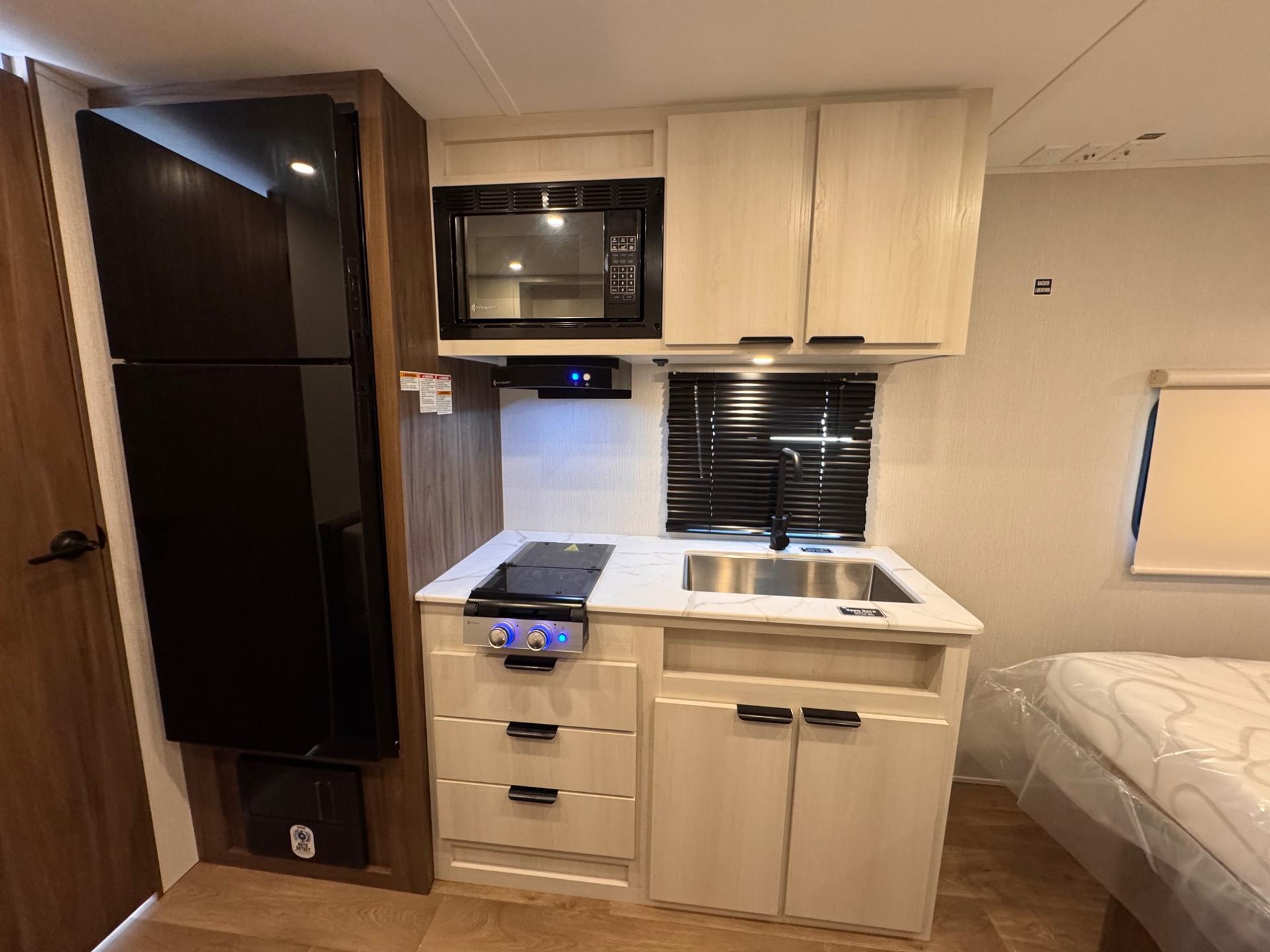 2027 Winnebago 2027 Winnebago Access - thumbnail 7