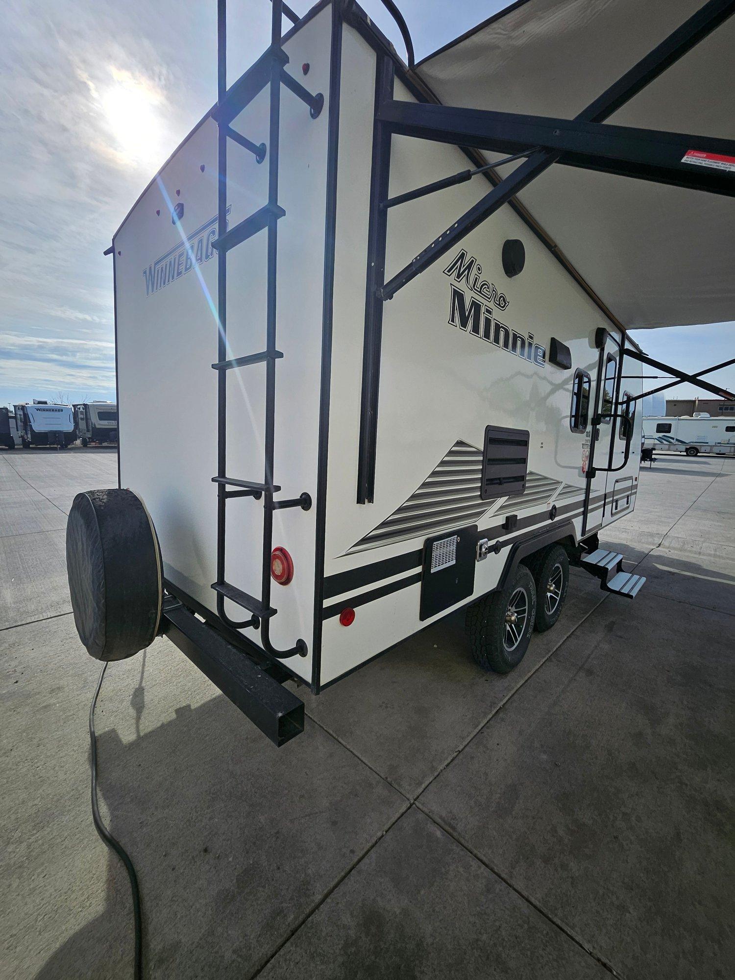 2021 Winnebago 2021 Winnebago Micro Minnie - thumbnail 3