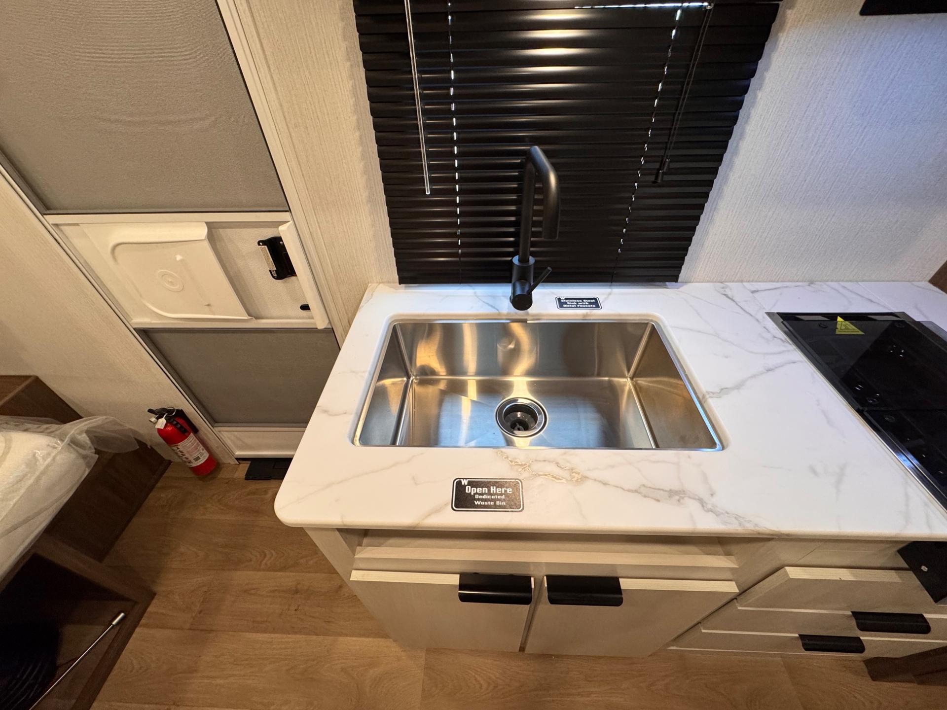 2027 Winnebago 2027 Winnebago Access - thumbnail 19