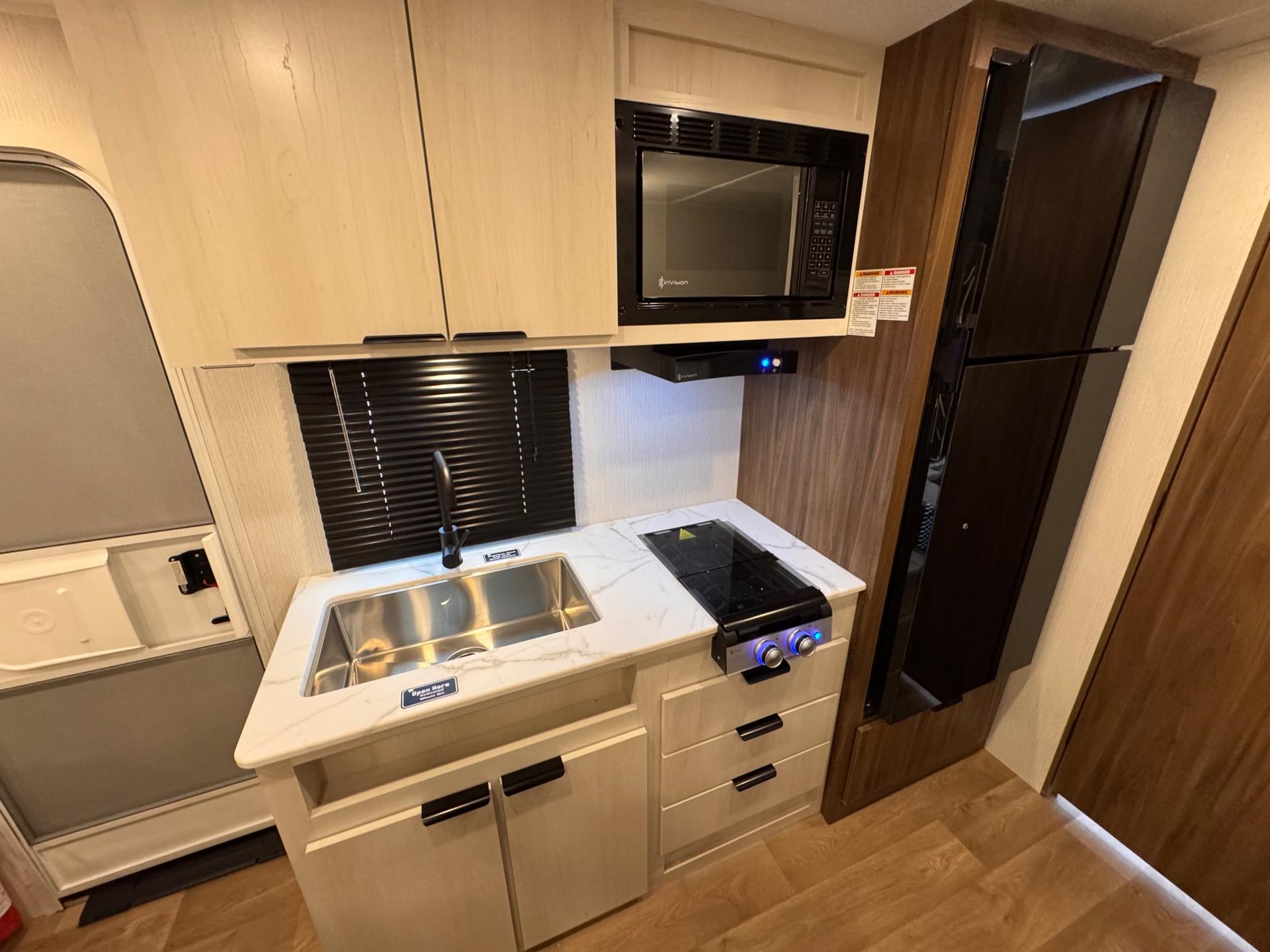 2027 Winnebago 2027 Winnebago Access - thumbnail 10