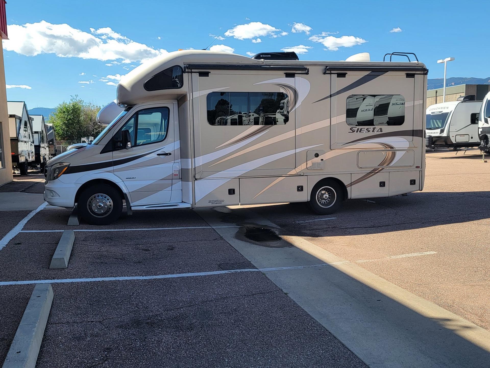 2017 Thor Motor Coach 2017 Thor Motor Coach Siesta - thumbnail 3