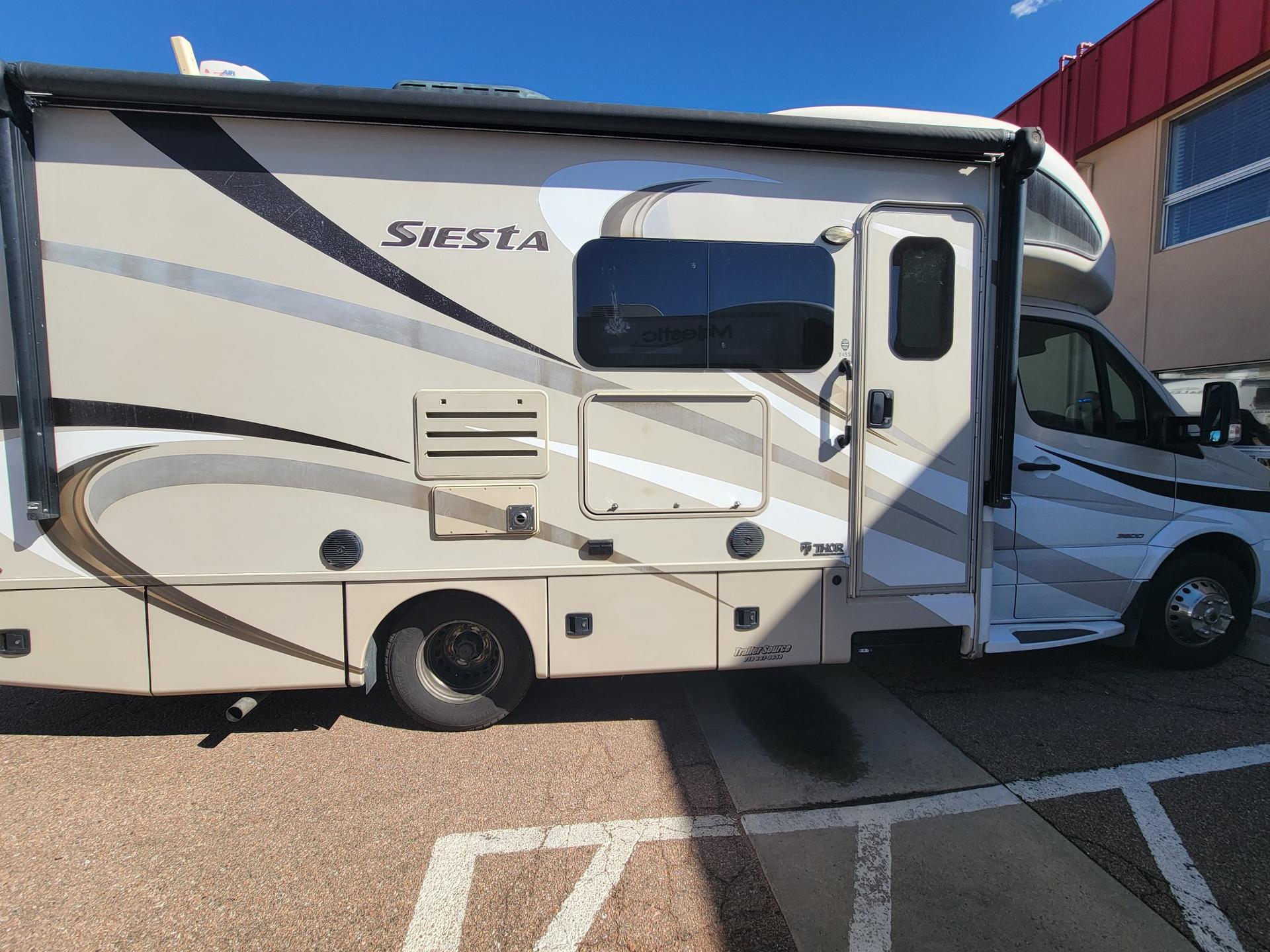 2017 Thor Motor Coach 2017 Thor Motor Coach Siesta - thumbnail 9