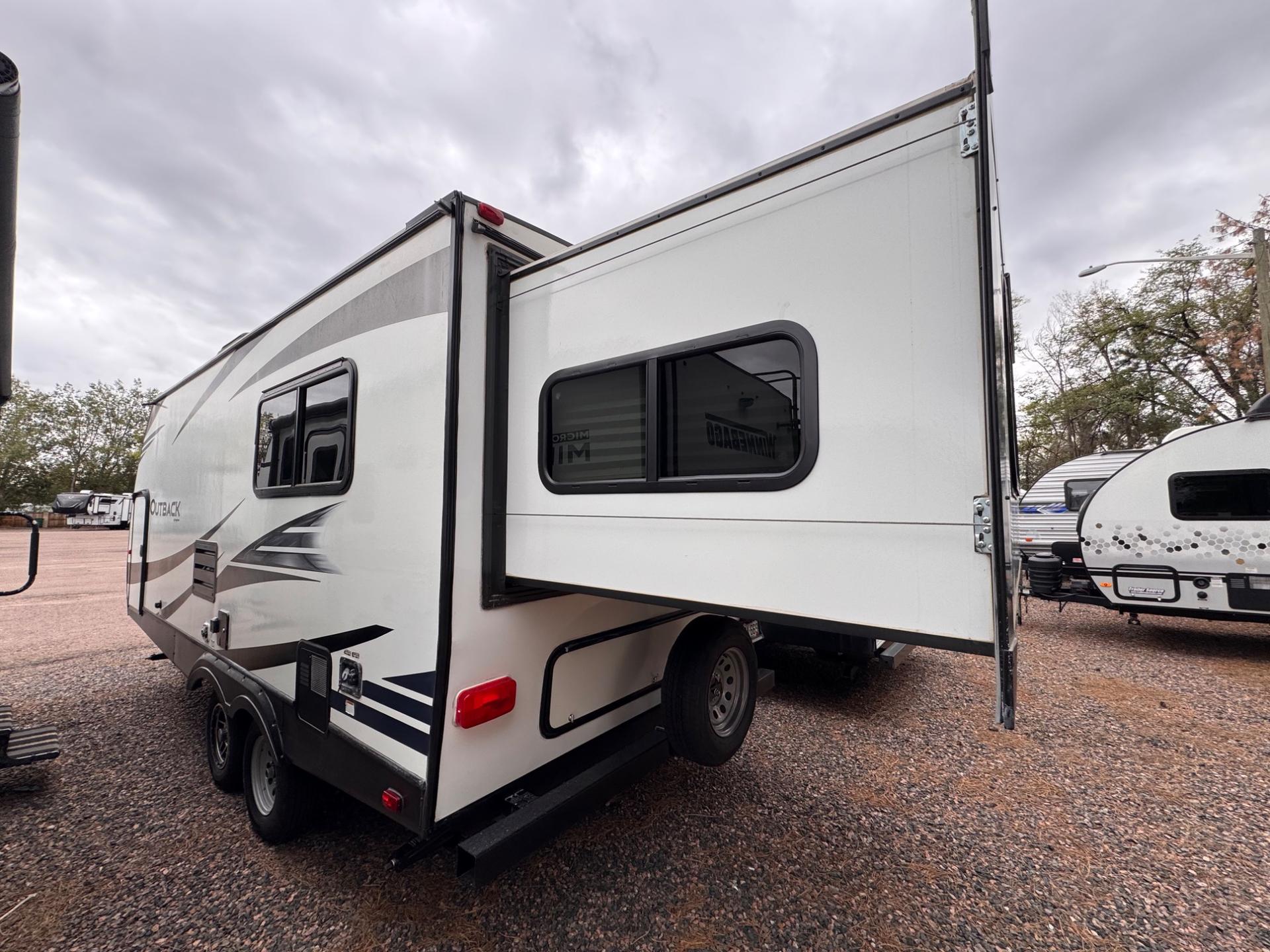 2019 Keystone 2019 Keystone Outback Ultra Lite - thumbnail 4
