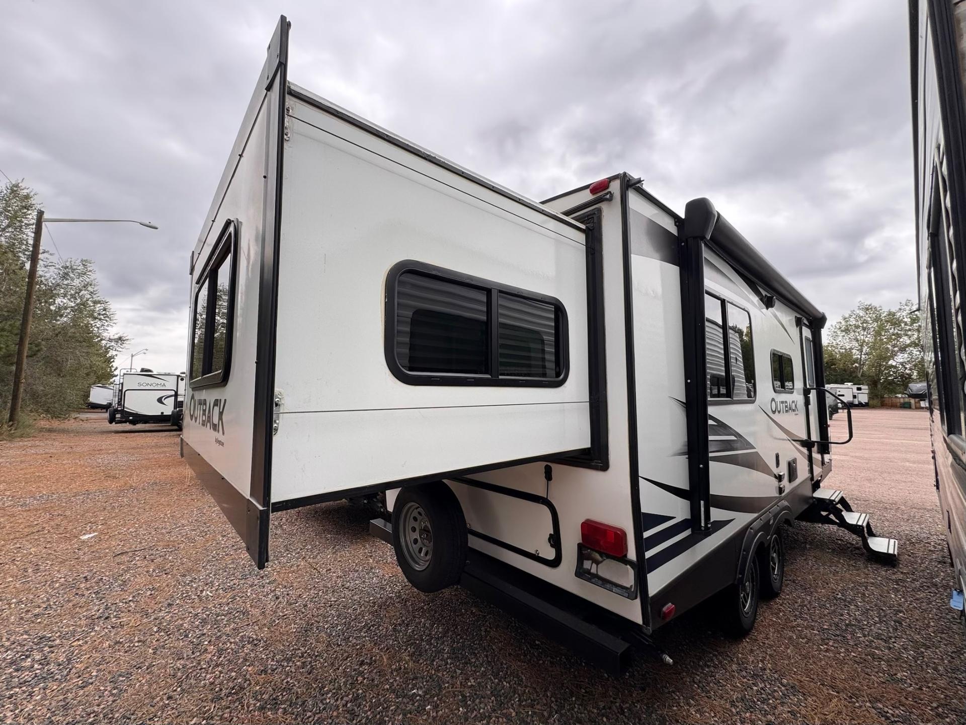2019 Keystone 2019 Keystone Outback Ultra Lite - thumbnail 5