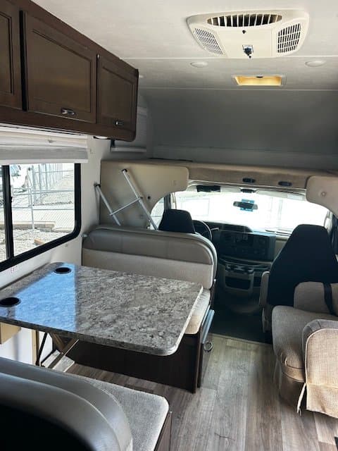 2017 Thor Motor Coach 2017 Thor Motor Coach Freedom Elite - thumbnail 9