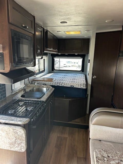 2017 Thor Motor Coach 2017 Thor Motor Coach Freedom Elite - thumbnail 11