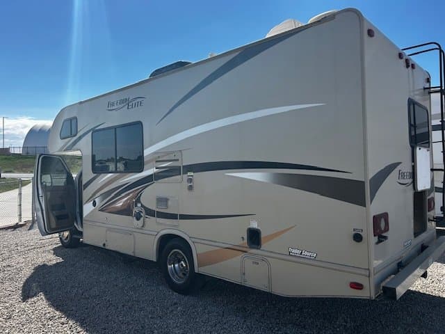2017 Thor Motor Coach 2017 Thor Motor Coach Freedom Elite - thumbnail 2