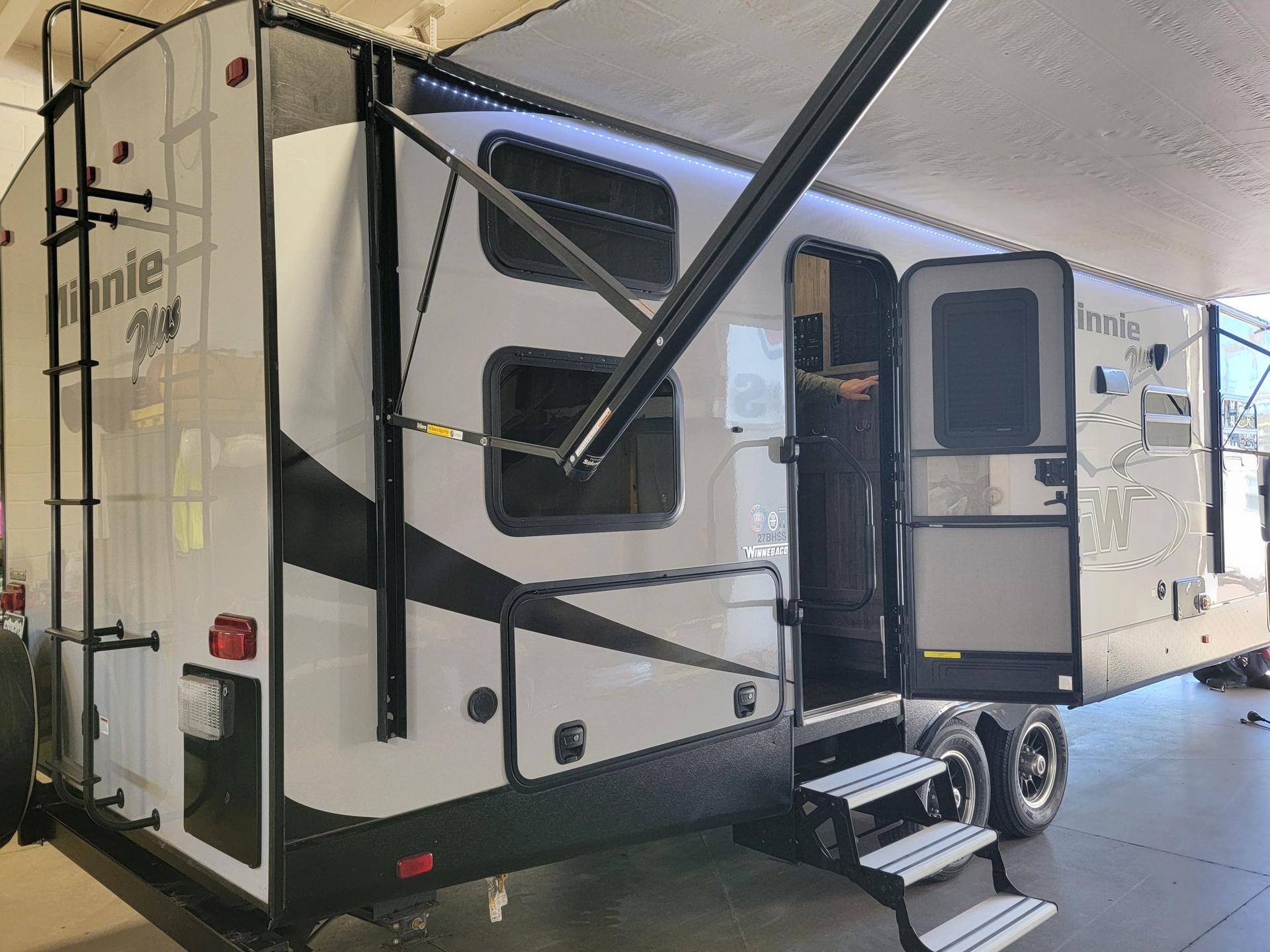 2019 Winnebago  2019 Winnebago  Minnie Plus - thumbnail 4