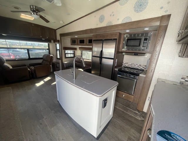 2019 Forest River 2019 Forest River Rockwood Signature Ultra Lite - thumbnail 4