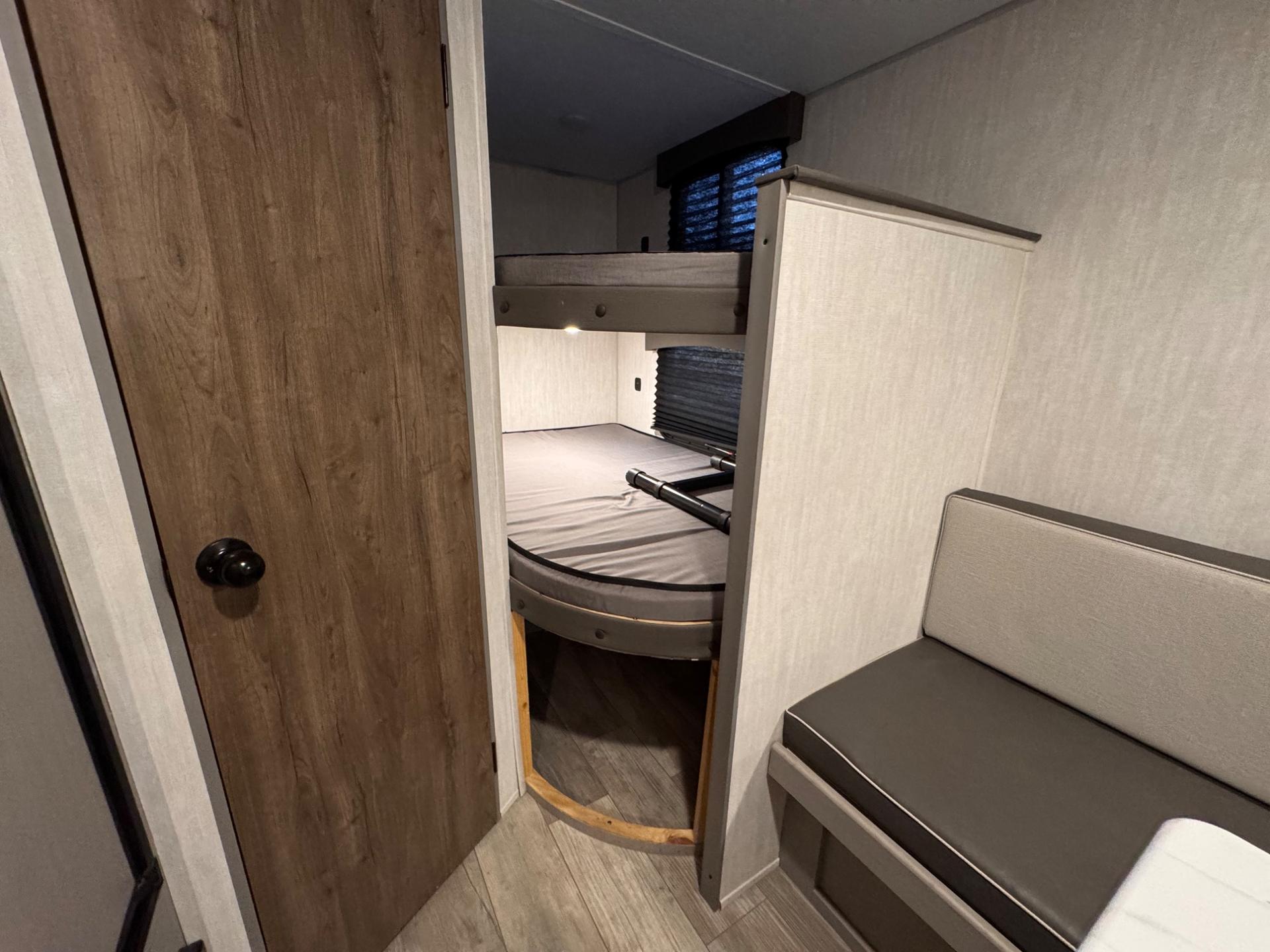 2025 Coachmen 2025 Coachmen Clipper Travel Trailers - thumbnail 8