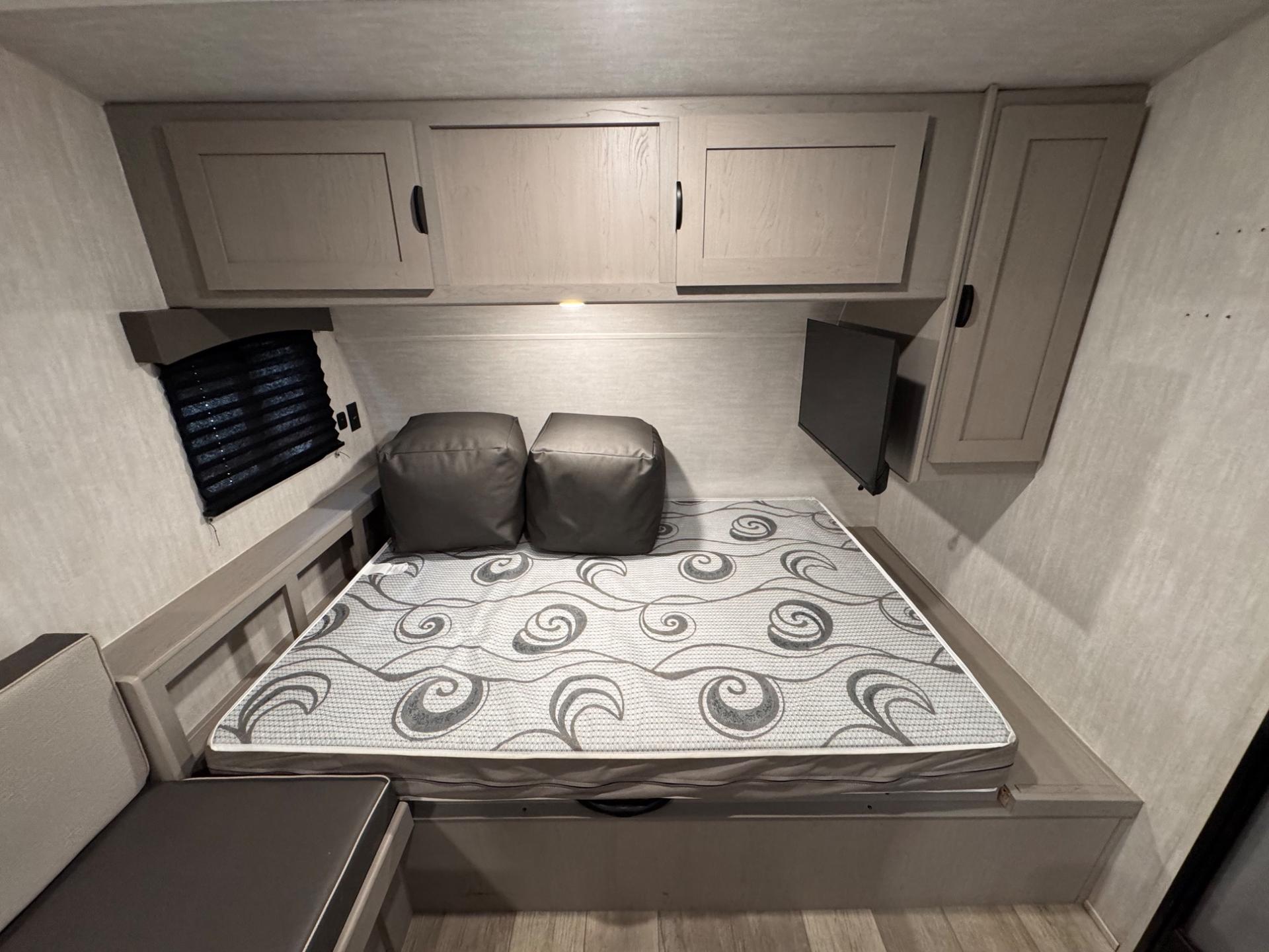2025 Coachmen 2025 Coachmen Clipper Travel Trailers - thumbnail 18