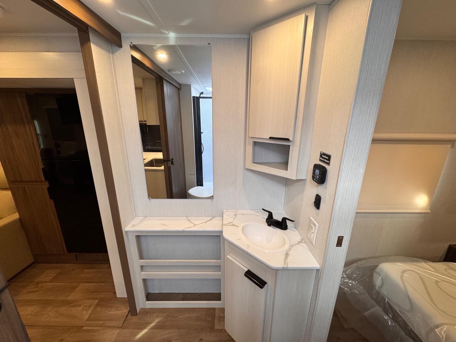 2027 Winnebago 2027 Winnebago Access - thumbnail 16