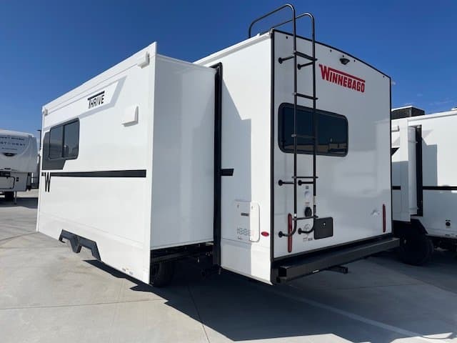 2027 Winnebago 2027 Winnebago Thrive - thumbnail 4