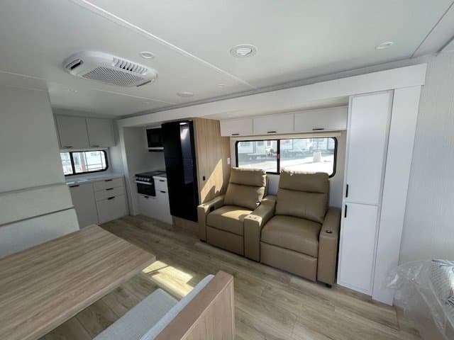 2027 Winnebago 2027 Winnebago Thrive - thumbnail 6