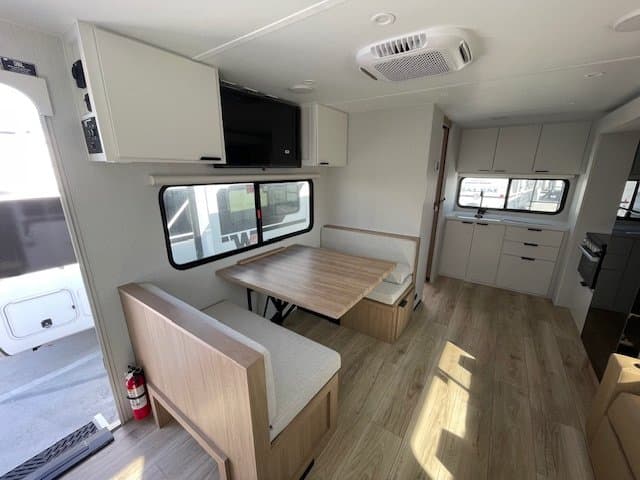 2027 Winnebago 2027 Winnebago Thrive - thumbnail 7