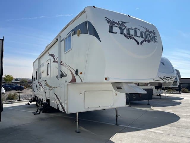 2009 Heartland Cyclone 3210