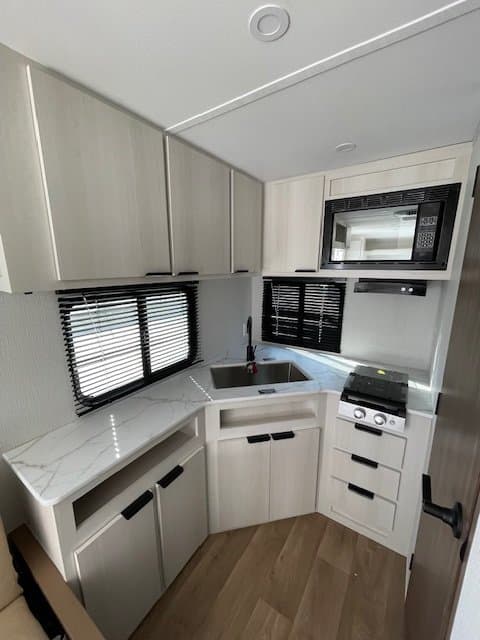 2027 Winnebago 2027 Winnebago Access - thumbnail 9