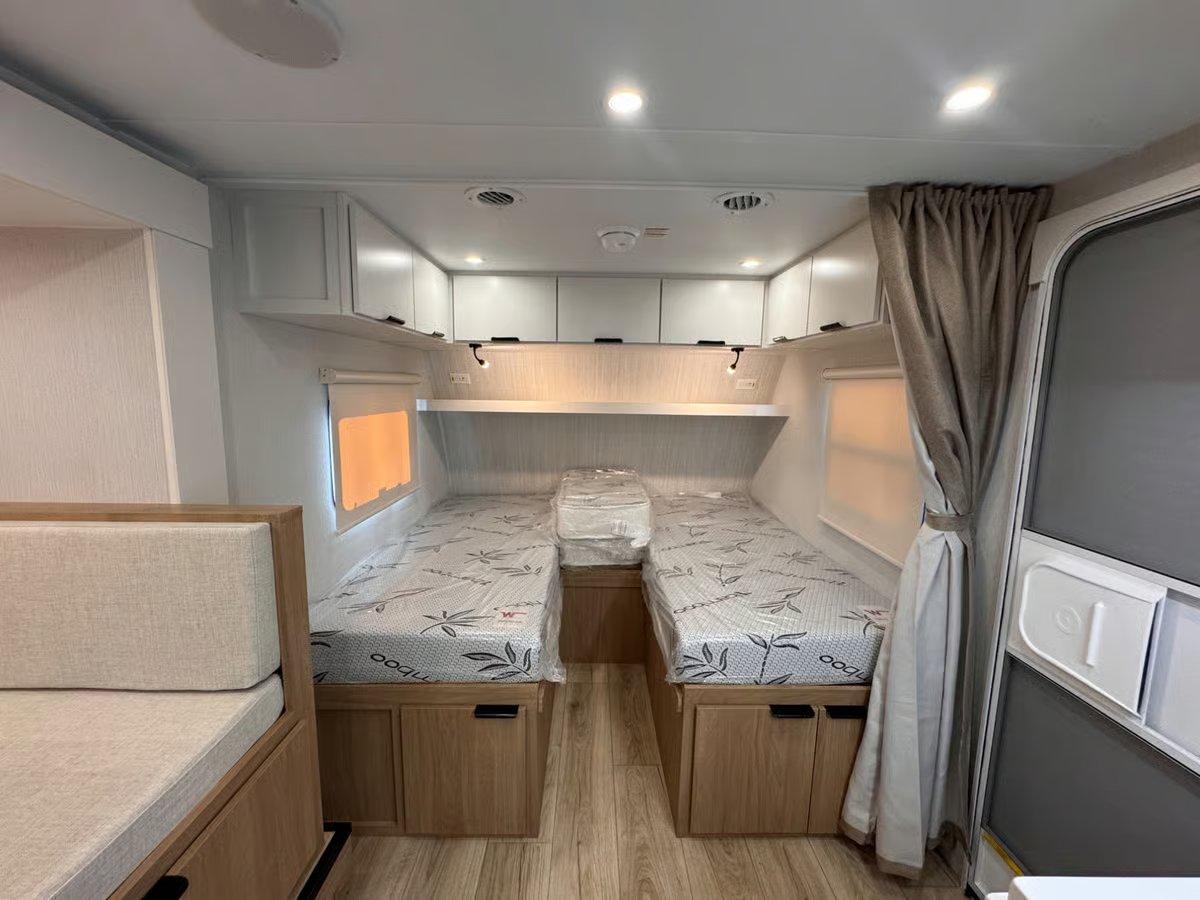 2027 Winnebago 2027 Winnebago Micro Minnie - thumbnail 3