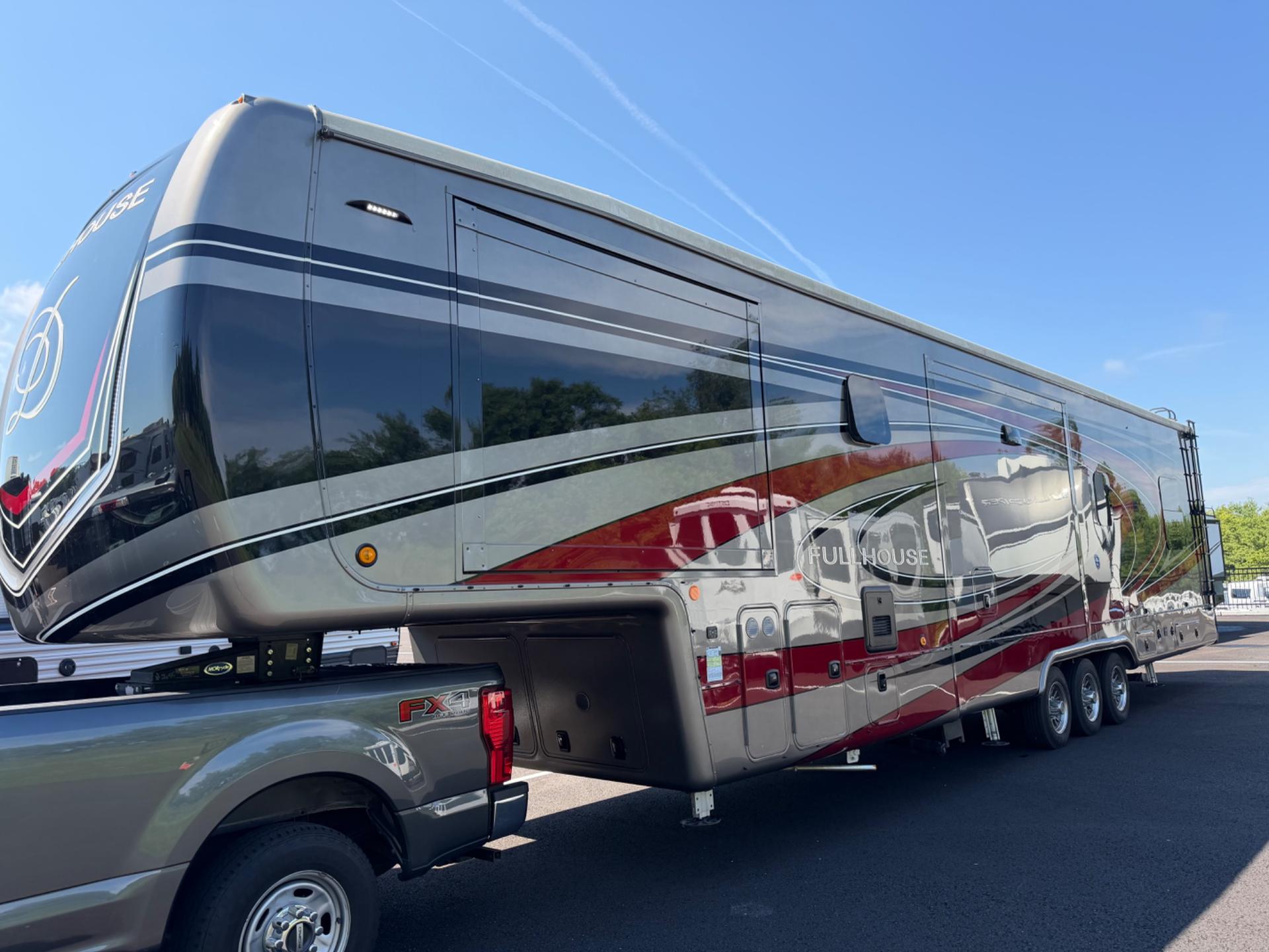 2022 DRV 2022 DRV Mobile Suites - thumbnail 4