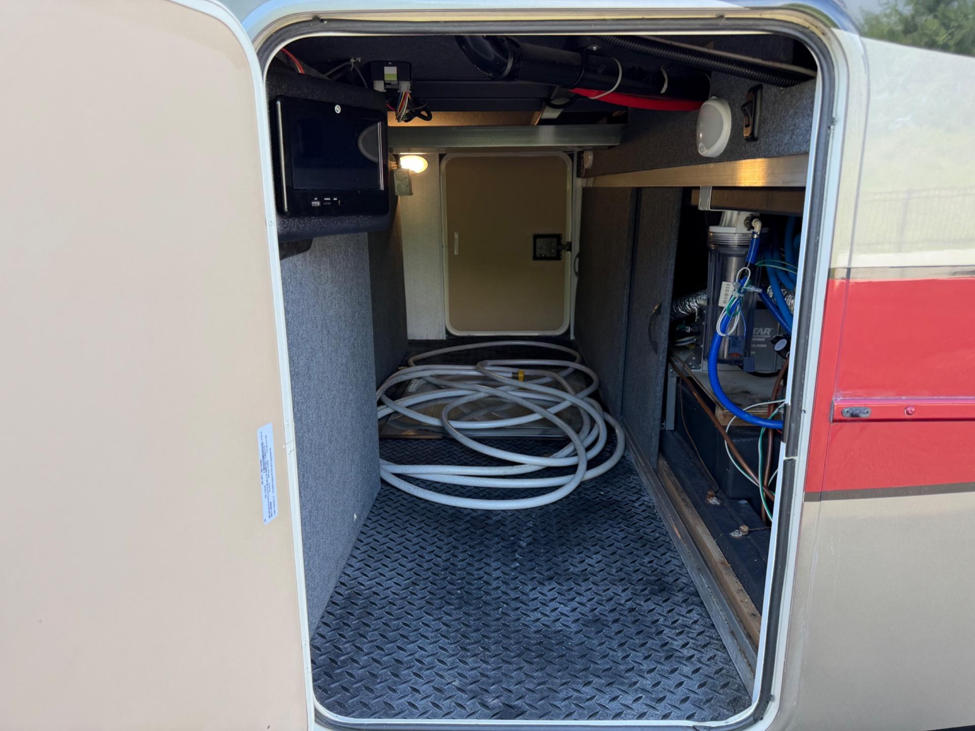 2022 DRV 2022 DRV Mobile Suites - thumbnail 8