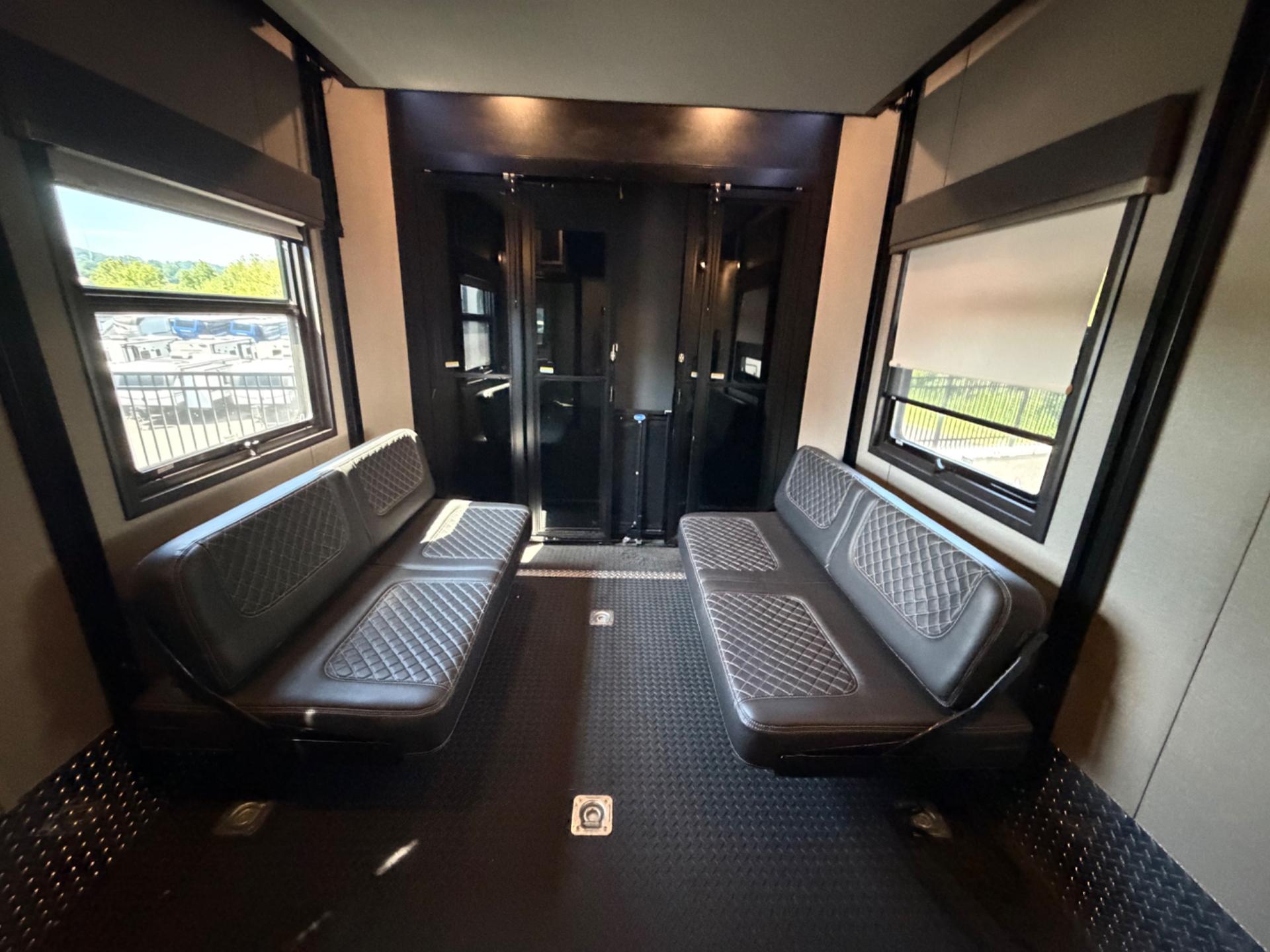 2022 DRV 2022 DRV Mobile Suites - thumbnail 27