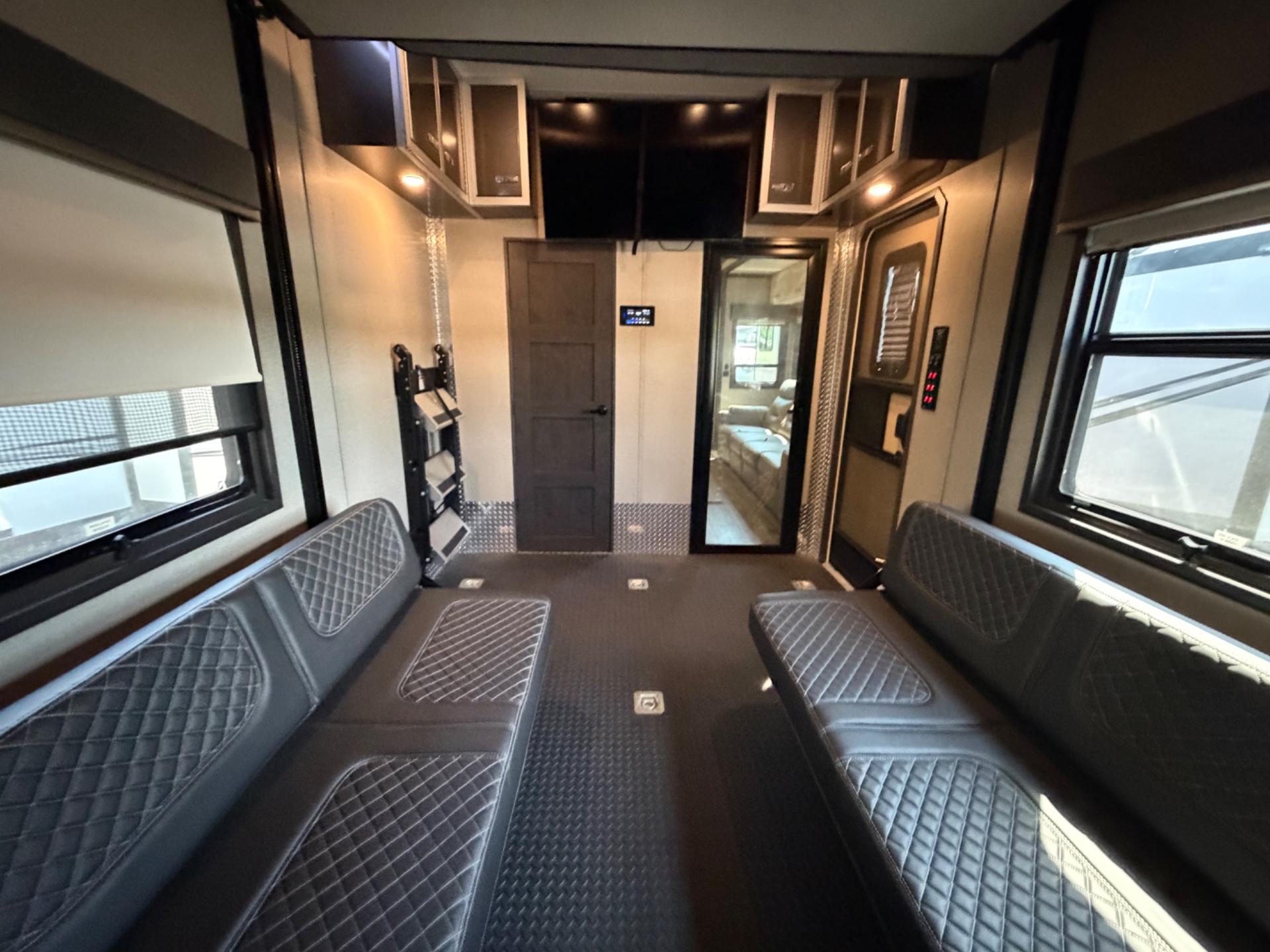 2022 DRV 2022 DRV Mobile Suites - thumbnail 28