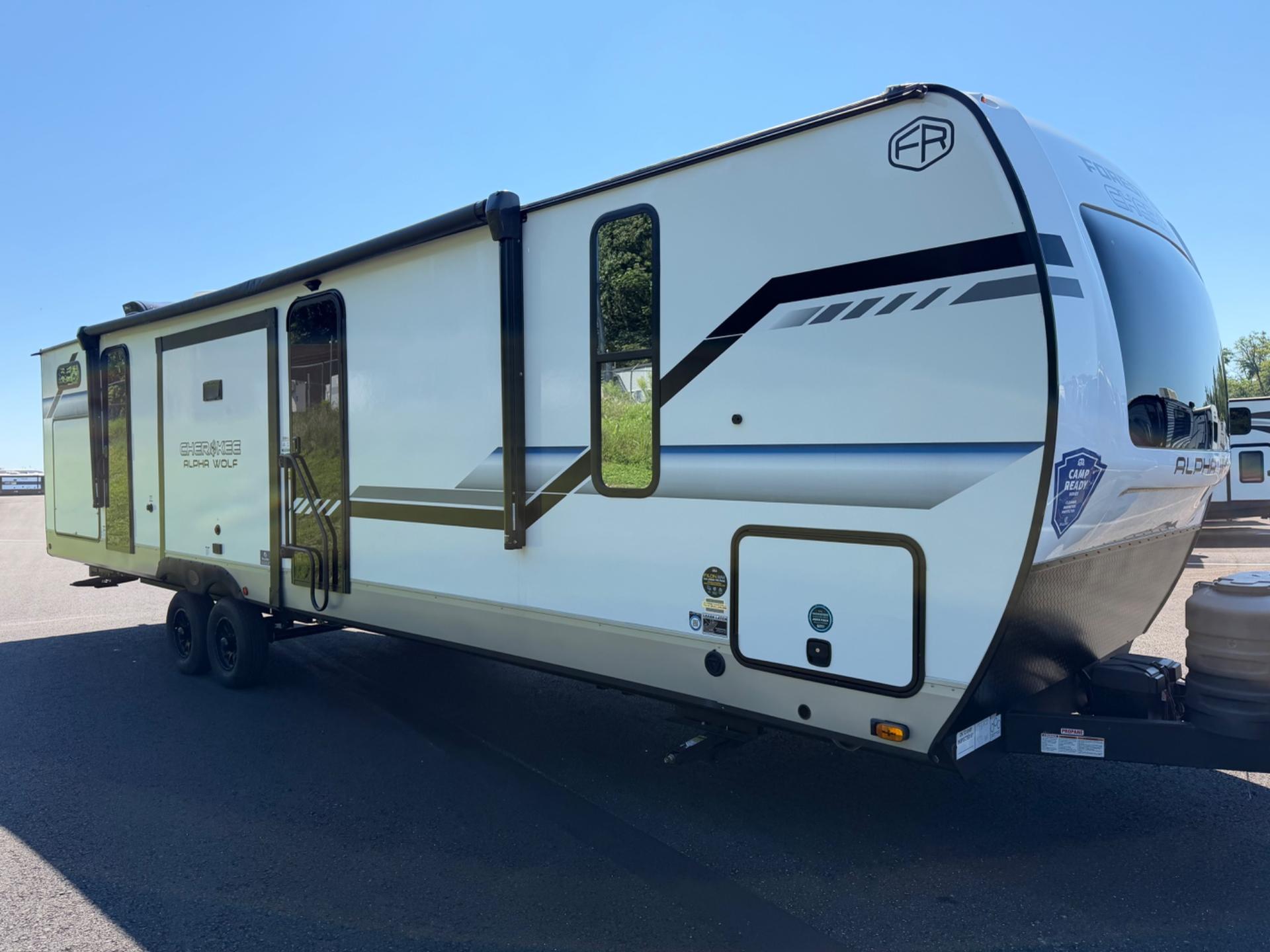 2025 Forest River Cherokee ALHA WOLF 33BHL
