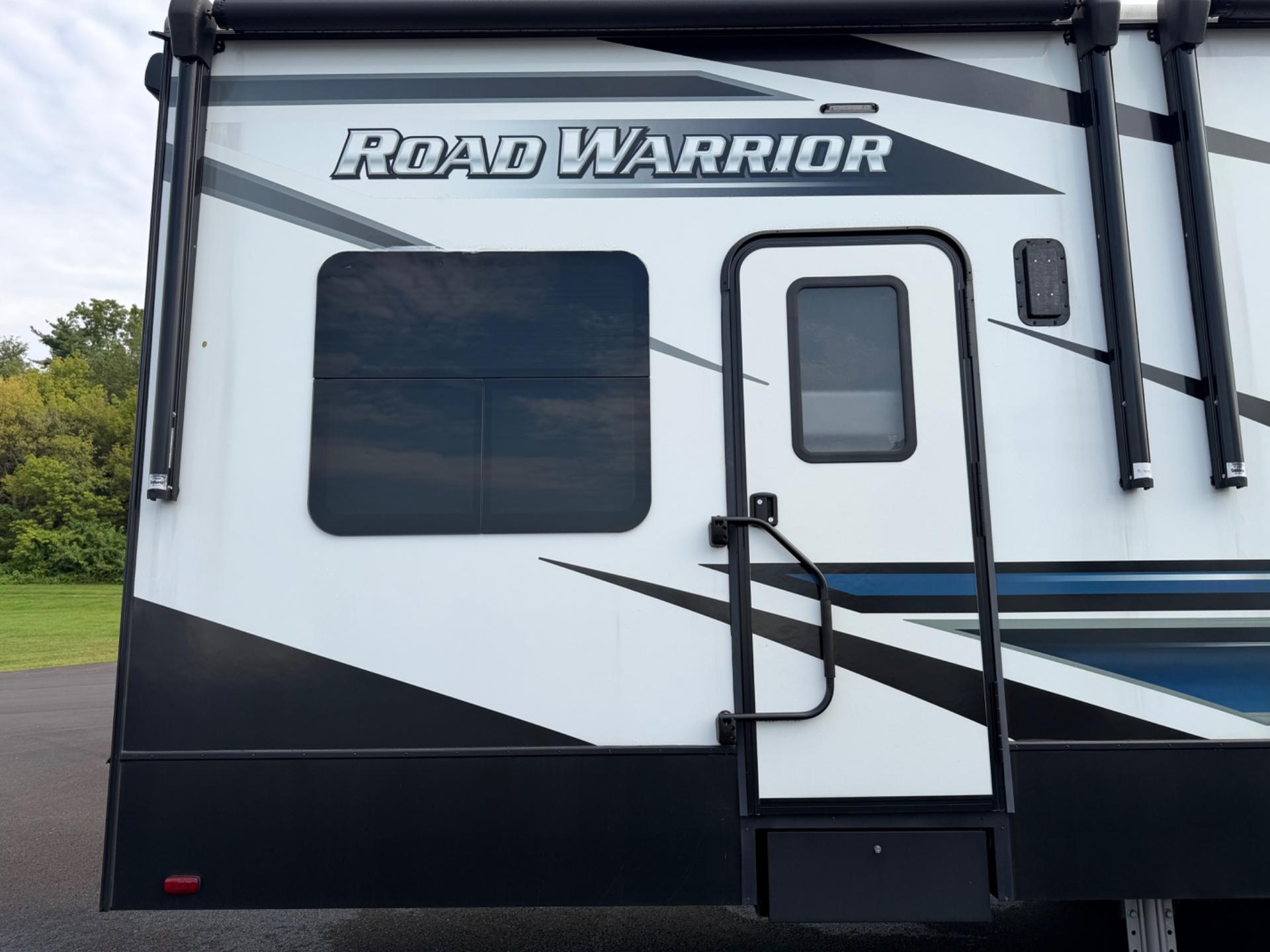 2022 Heartland 2022 Heartland Road Warrior Toy Hauler Series - thumbnail 12