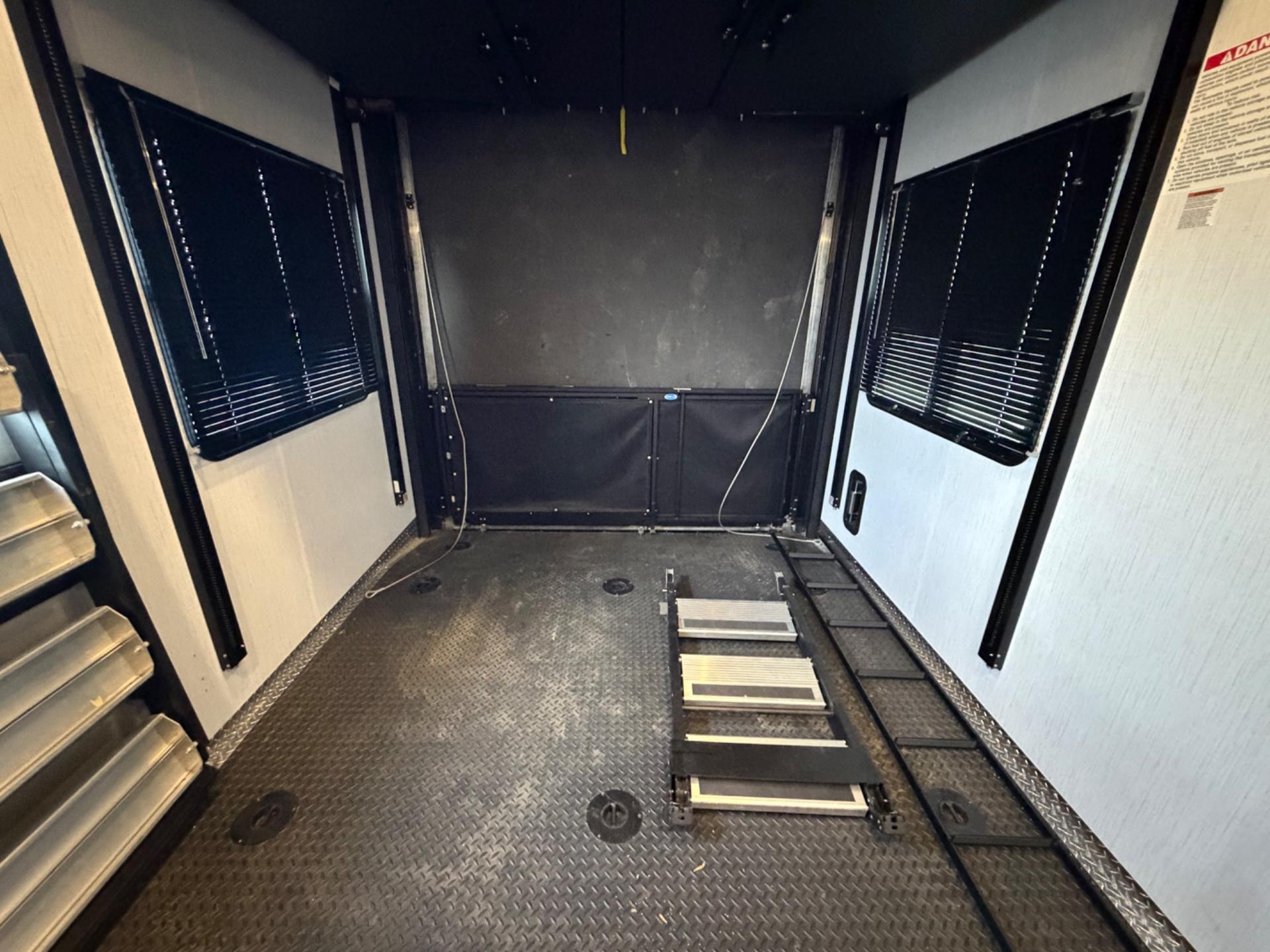 2022 Heartland 2022 Heartland Road Warrior Toy Hauler Series - thumbnail 26