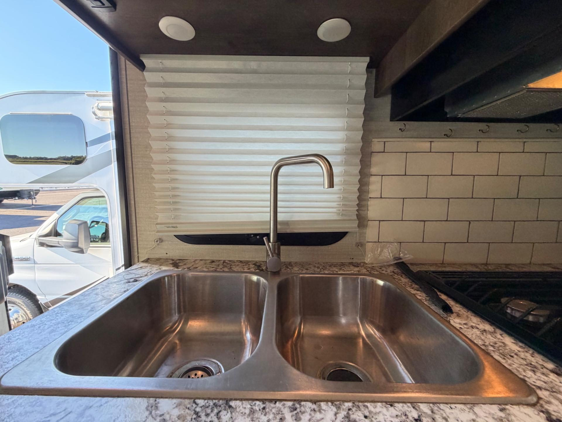 2018 Jayco 2018 Jayco Redhawk - thumbnail 23
