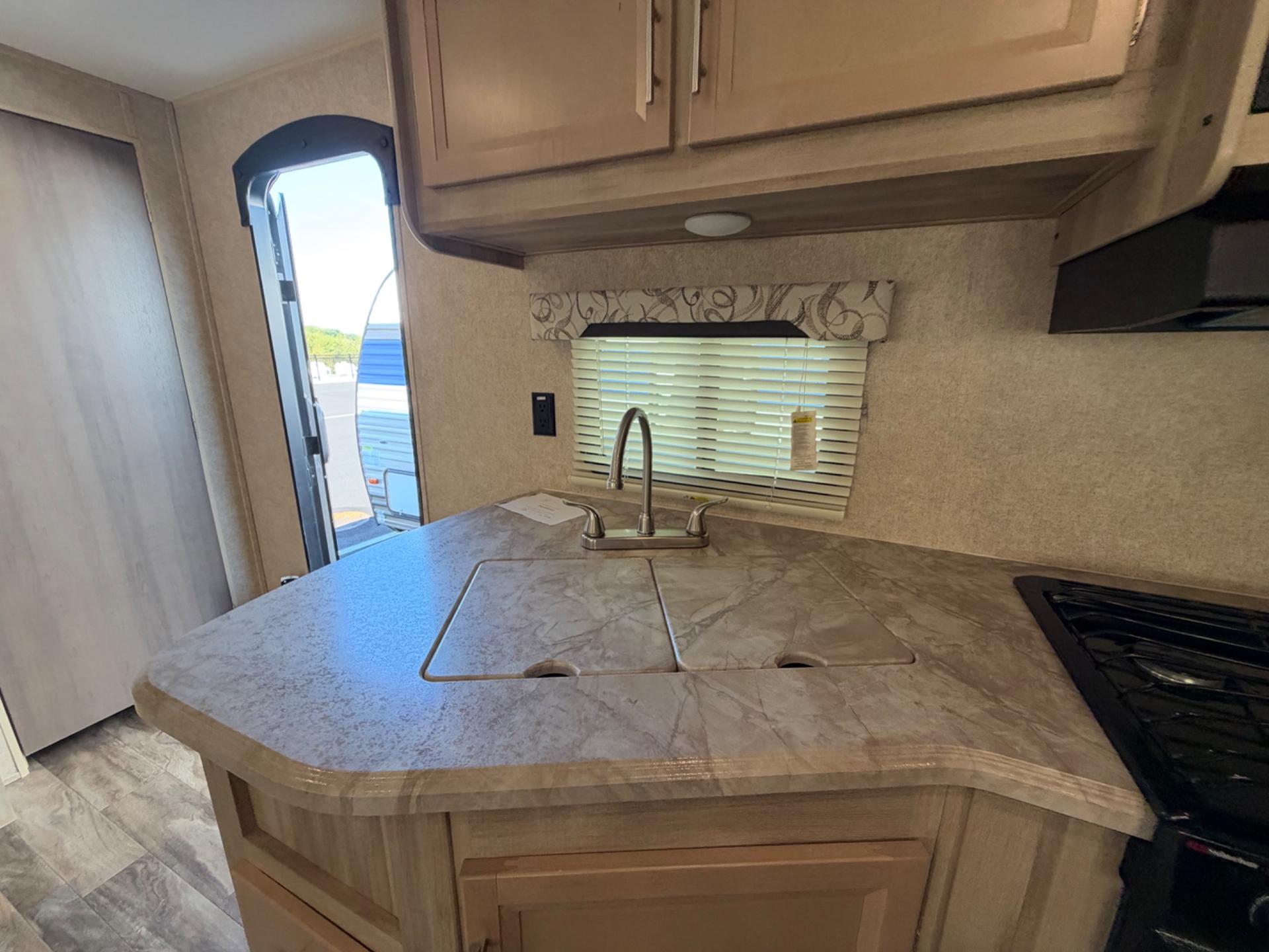 2020 Coachmen 2020 Coachmen Catalina - thumbnail 17