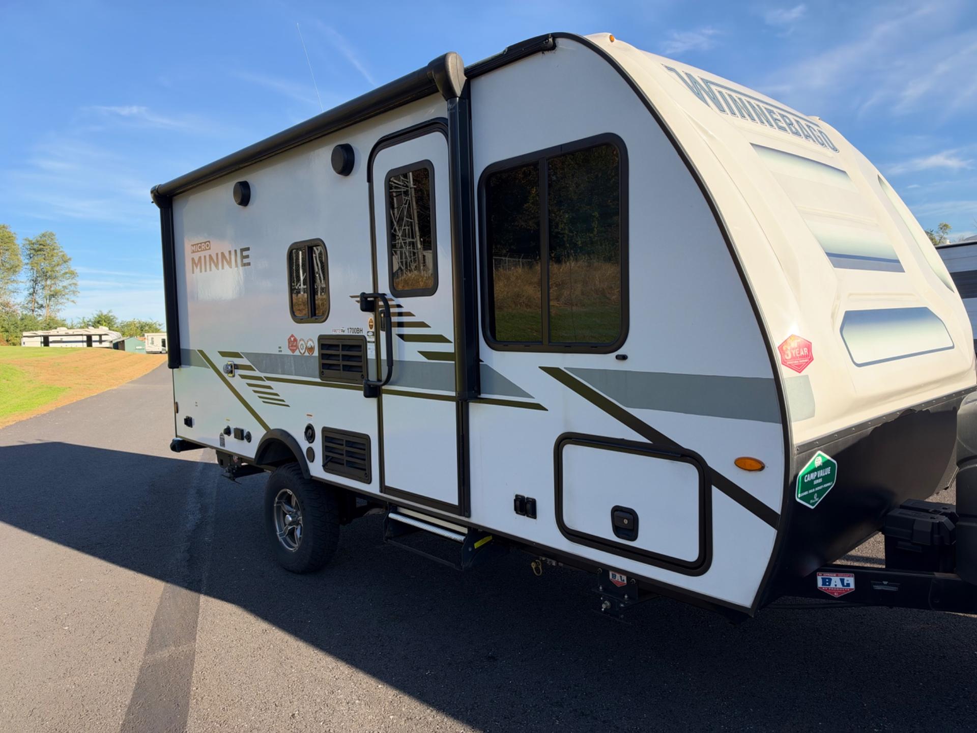 2019 Winnebago 2019 Winnebago Micro Minnie - image 1