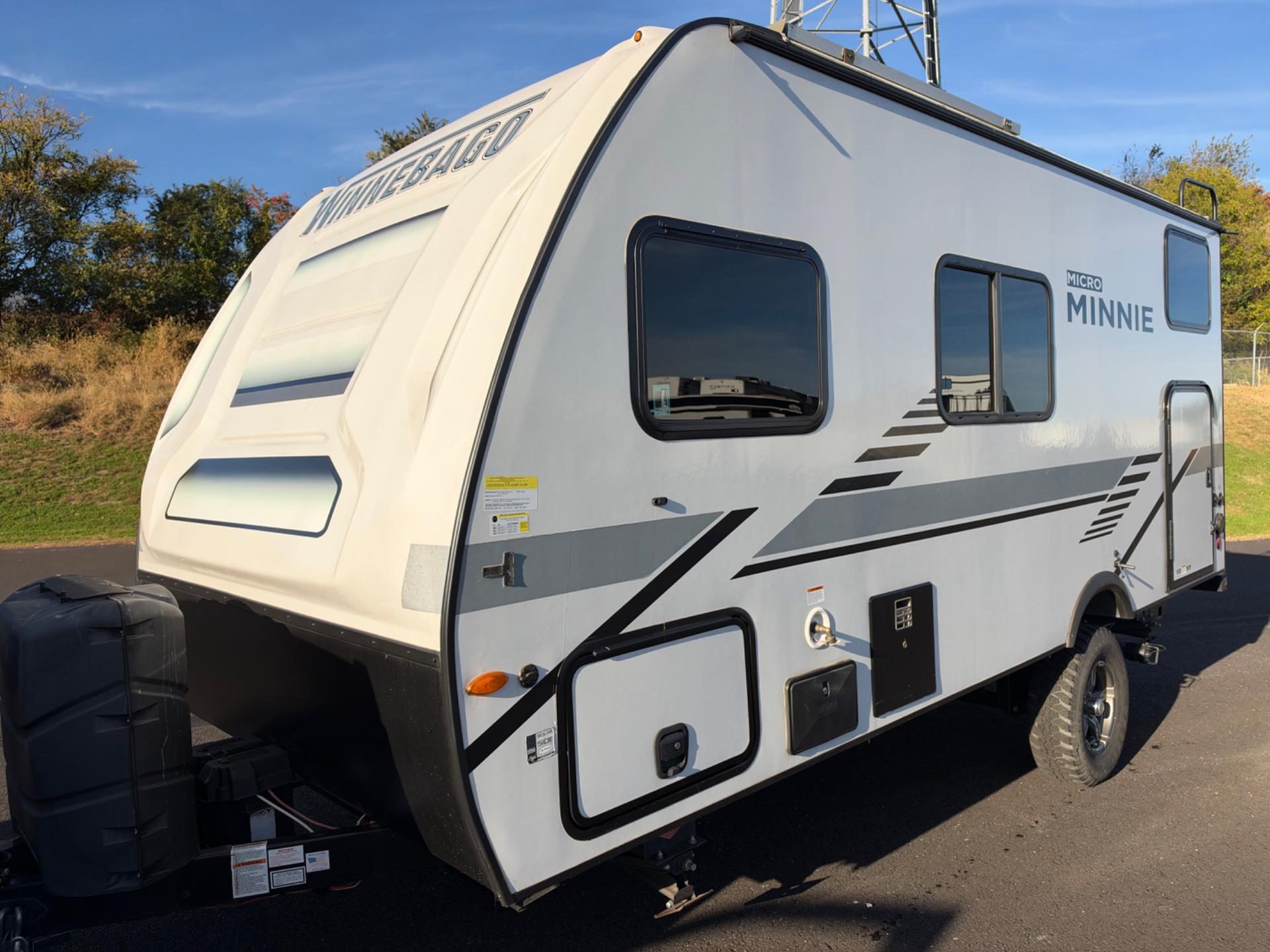 2019 Winnebago 2019 Winnebago Micro Minnie - thumbnail 3