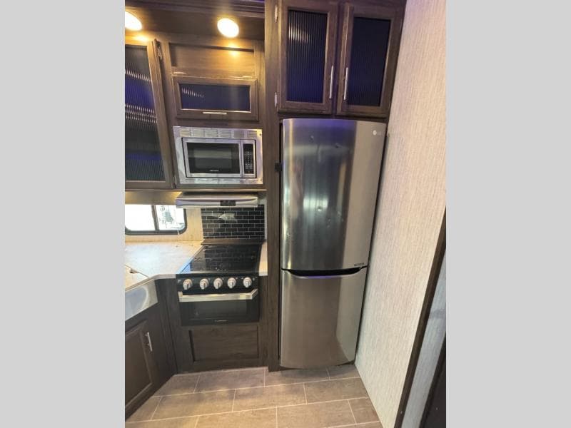 2020 Forest River 2020 Forest River Cherokee Artic Wolf - thumbnail 14