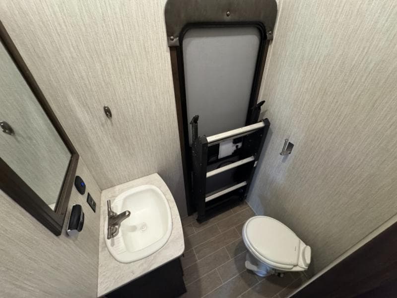 2020 Forest River 2020 Forest River Cherokee Artic Wolf - thumbnail 19