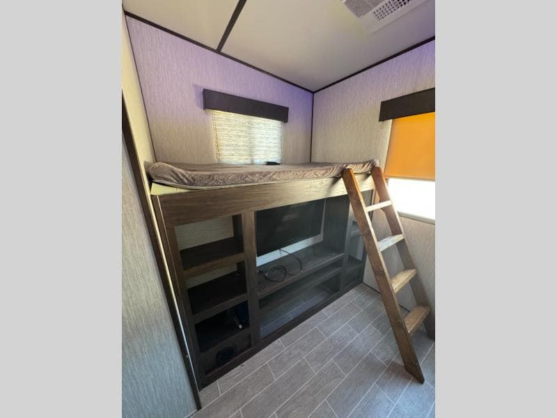 2020 Forest River 2020 Forest River Cherokee Artic Wolf - thumbnail 22