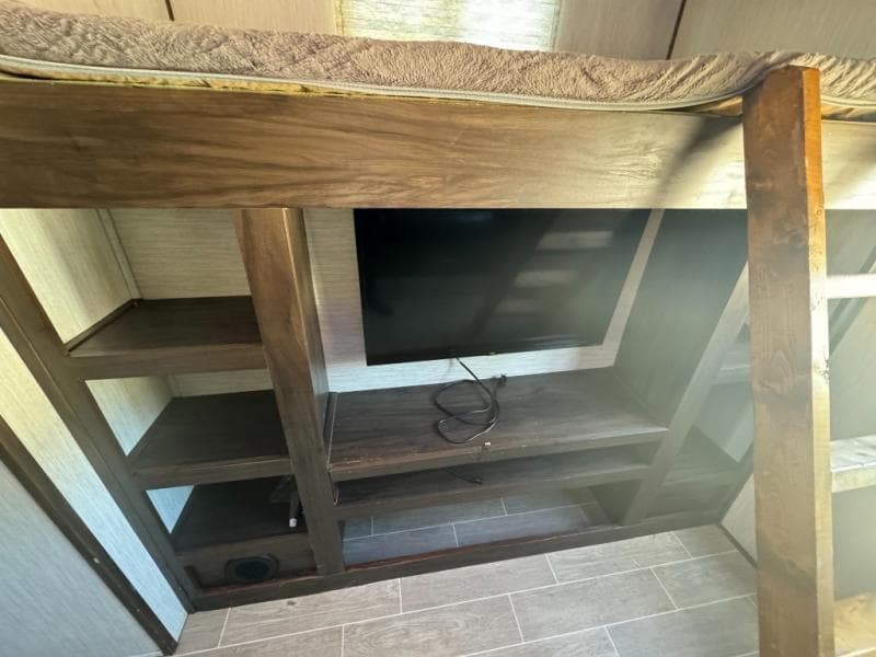 2020 Forest River 2020 Forest River Cherokee Artic Wolf - thumbnail 23