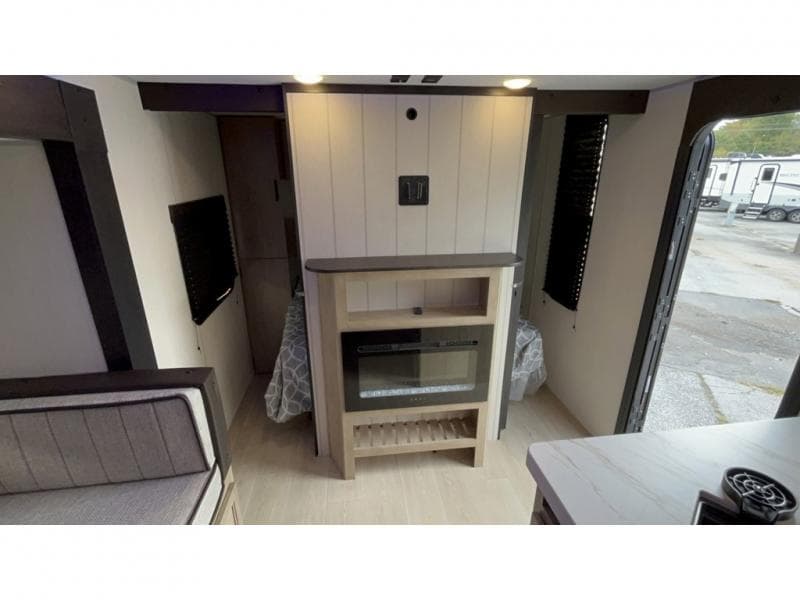 2026 Forest River 2026 Forest River Cherokee Grey Wolf - thumbnail 15