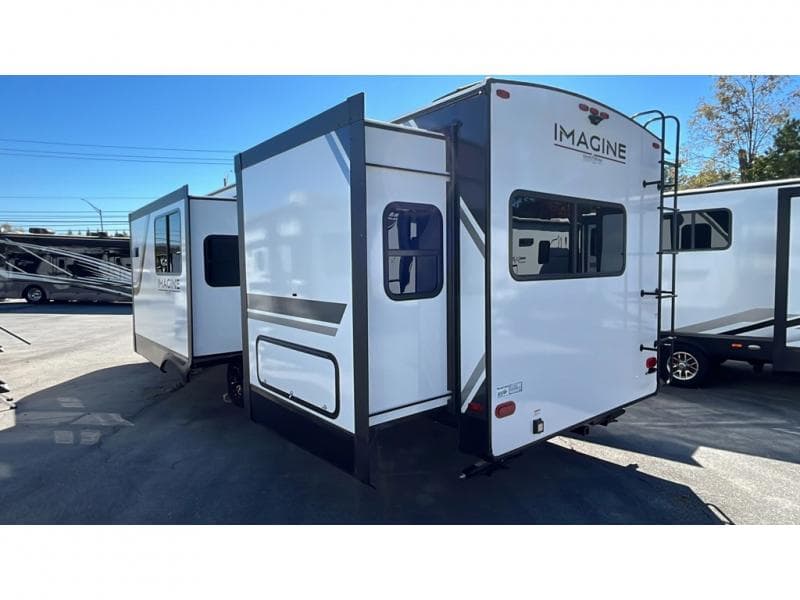 2026 Grand Design 2026 Grand Design Imagine - thumbnail 3