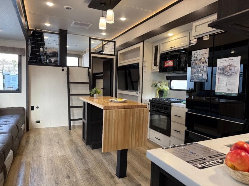 2026 Forest River 2026 Forest River Sabre - thumbnail 5