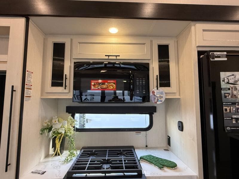 2026 Forest River 2026 Forest River Sabre - thumbnail 13