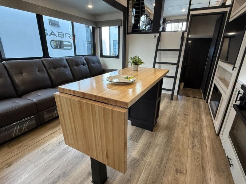 2026 Forest River 2026 Forest River Sabre - thumbnail 15